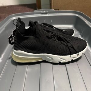 Black and White Women’s Sneakers